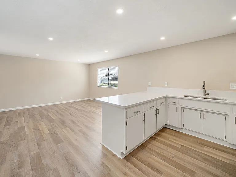 241 Ocean View Ave #O — Photo 6