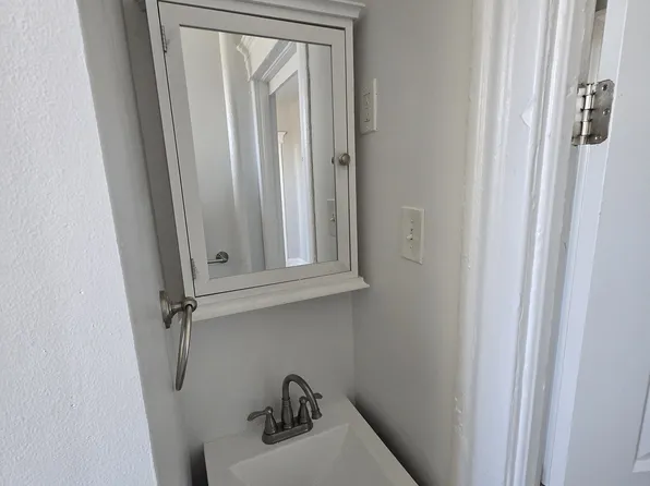 228 Hancock Avenue image 14 of 16