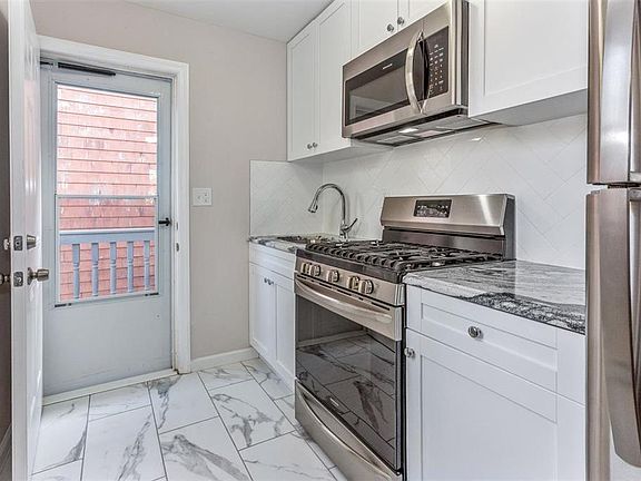 5th image of 32.5 Concord St #1