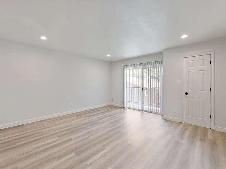 City Scene Apartments — Photo 14