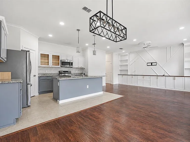 2270 Hemingway Cir — Photo 2