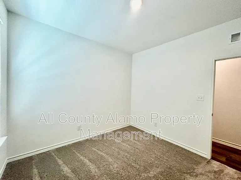 4153 Bermuda Ln — Photo 10