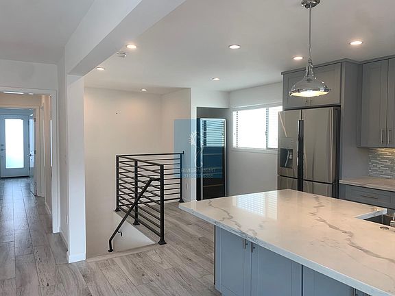 5th image of 113 Monterey Blvd #A