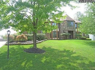 10181 Ridge Line Dr, North Royalton, OH 44133