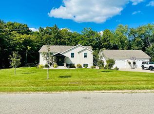 9035 W 32nd St, Fremont, MI 49412