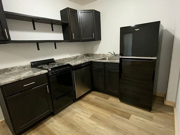 2nd image of 907 S Broadway St #38