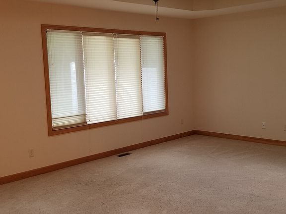 5th image of 623 Chinook Dr