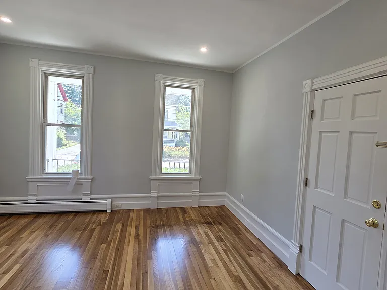 15 Alexander St #1 — Photo 7