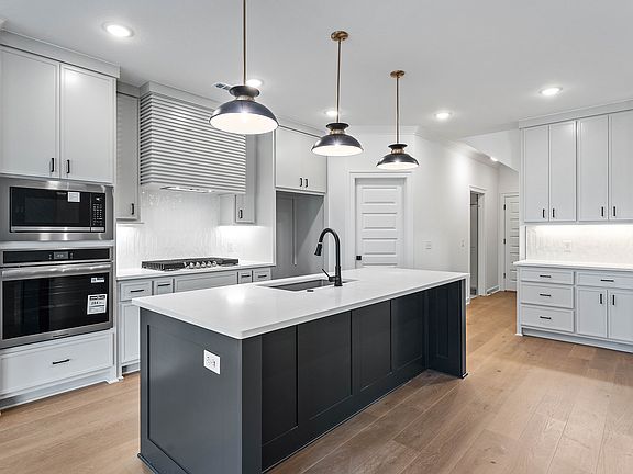 7th image of this home