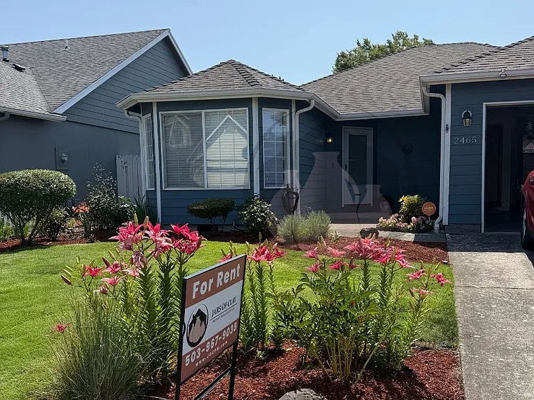 2465 Connemara Ct SE — Photo 1