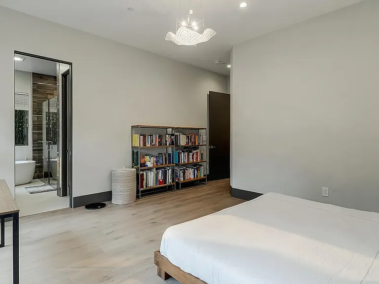 3156 Ramona St — Photo 18