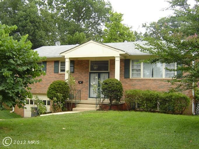 1st image of 3303 Dauphine Dr