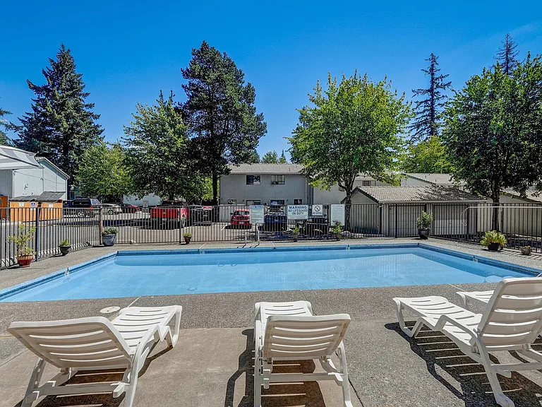 Seasonal pool