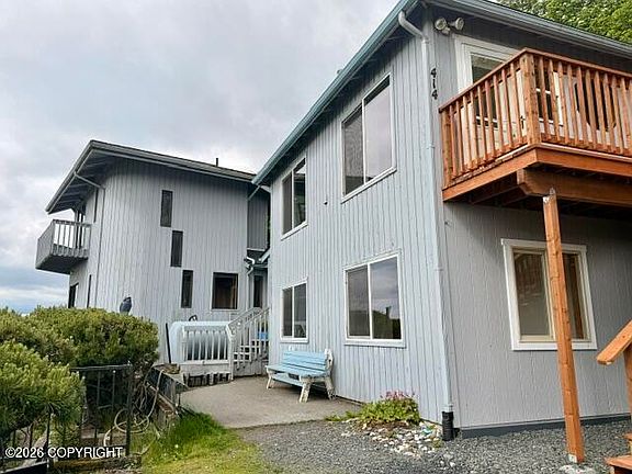 3rd image of 414 Cope St