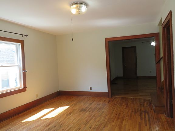 5th image of 604 West Ave
