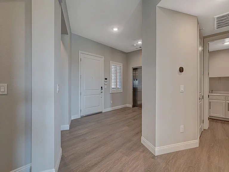 9129 Las Manaitas Ave #302 — Photo 5