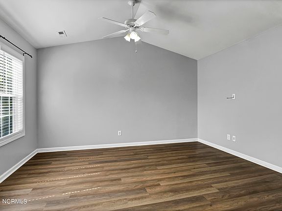 2nd image of 8642 Heirloom Drive NE