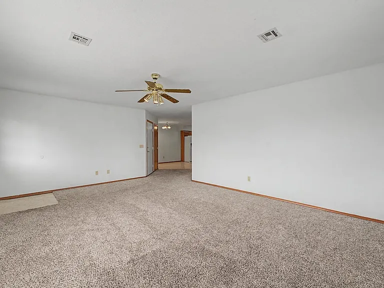 194 Hall Dr — Photo 17