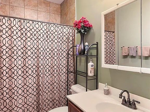 3rd image of 3338 S Grand Blvd #3338