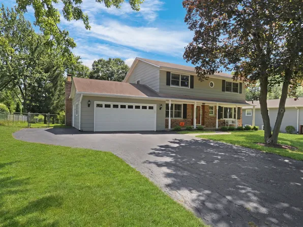 15033 W Redwood Ln, Libertyville, IL 60048