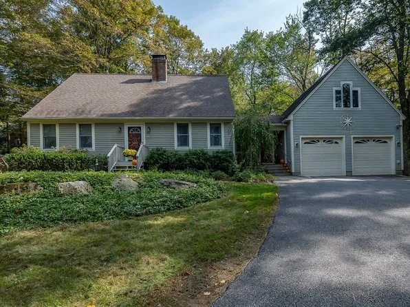 152 Warren Rd, Brimfield, MA 01010