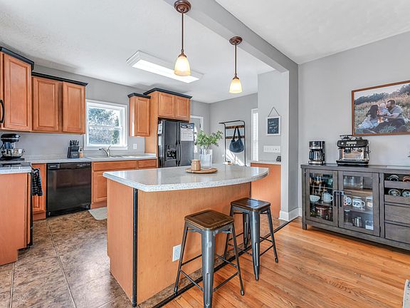 4th image of 147 N Clayton St