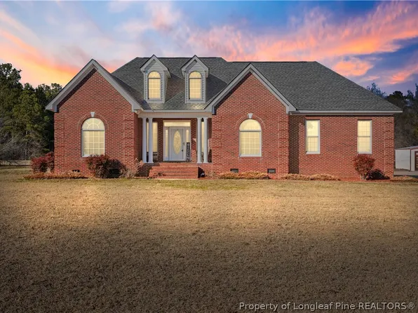 73 Scotch Ln, Saint Pauls, NC 28384