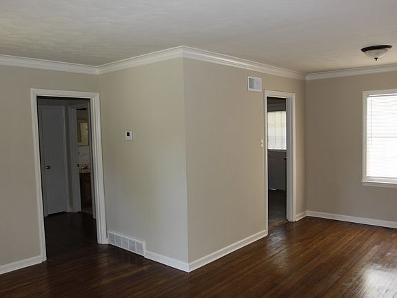 3rd image of 4061 Graceland Dr