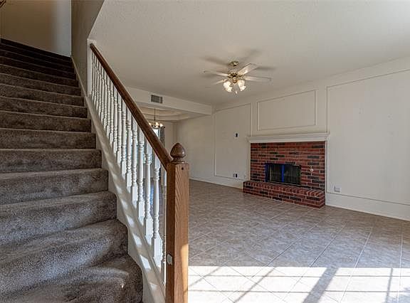 3rd image of 220 Chamblin Ct