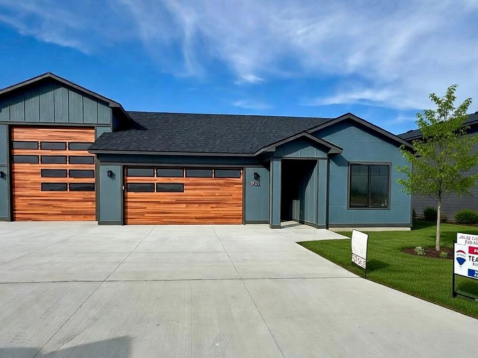 1st image of 902 Malgretout Pkwy