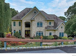 27 S Ridge Rd, Pomona, NY 10970