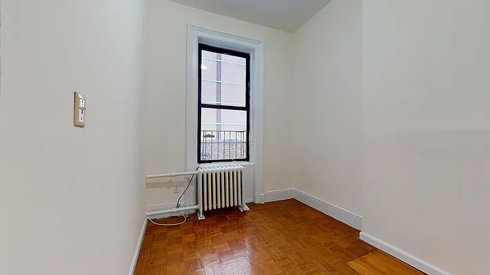 Rented by Bond New York | media 5