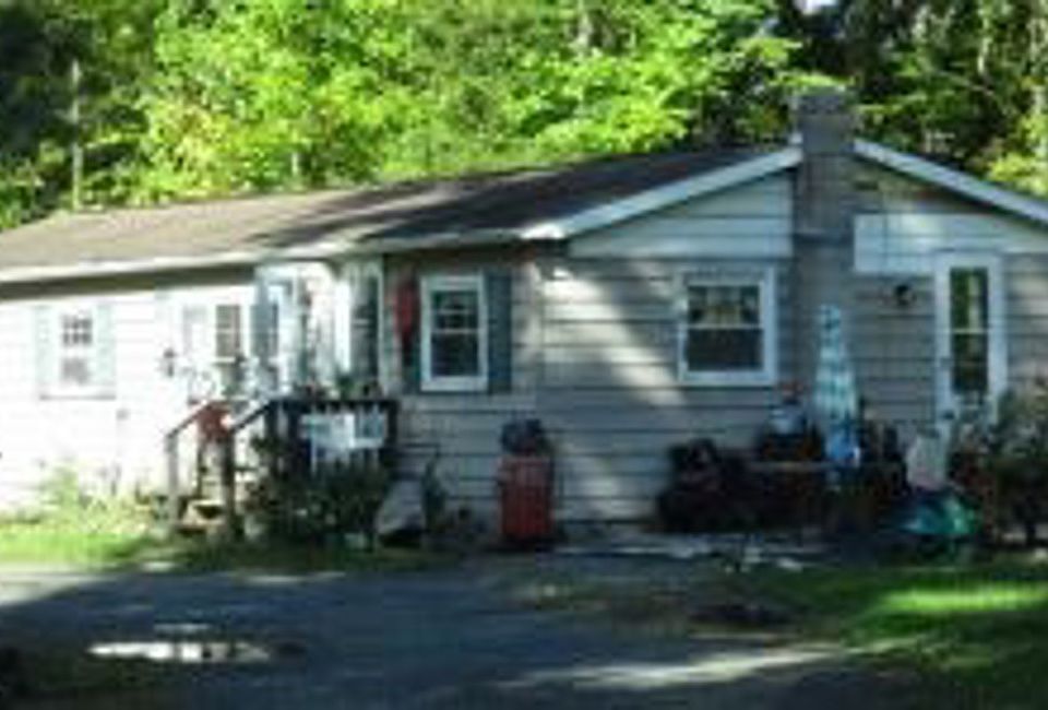 2nd image of 6004 Axe Handle Rd