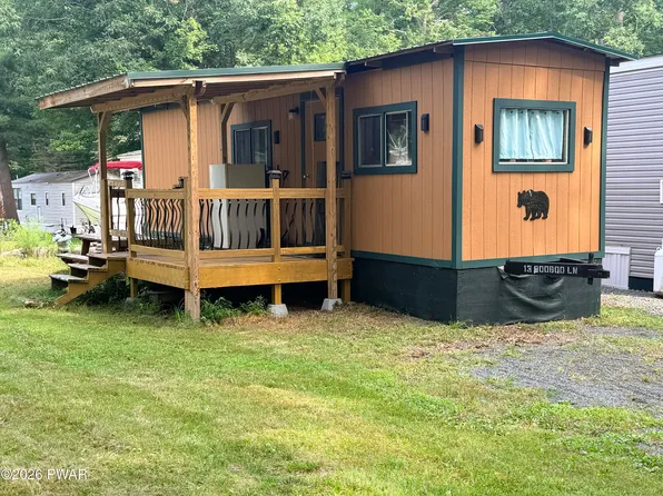 13 Booboo Ln, Hawley, PA 18428