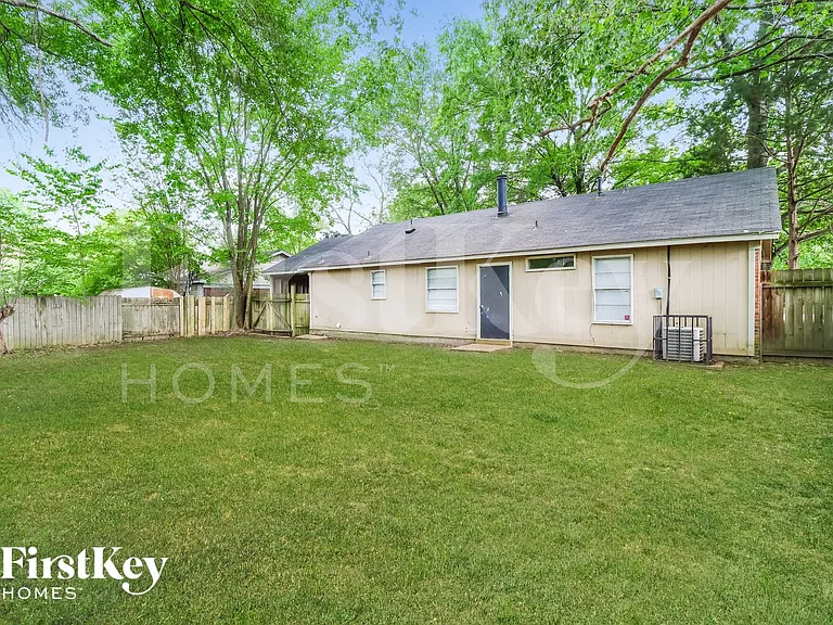 6684 Elmore Rd — Photo 15
