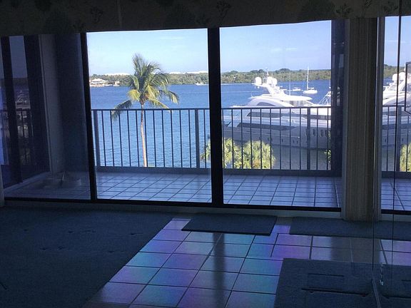 4th image of 124 Lakeshore Dr APT 631