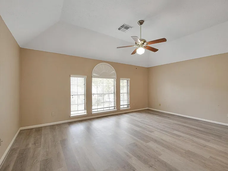 16423 Ash Point Ln — Photo 24
