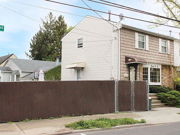 3rd image of 1302 S Railroad Ave