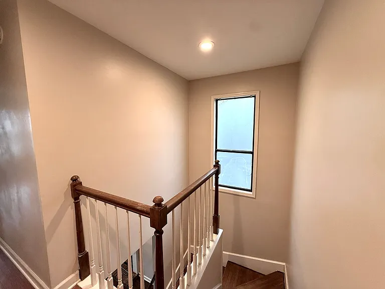 932B Russell St — Photo 23