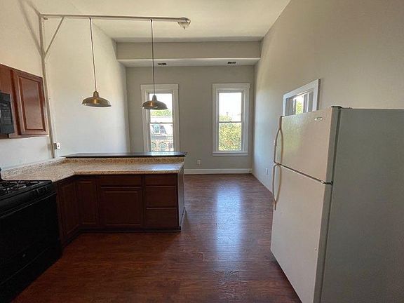 3rd image of 1103 Dayton St APT 3