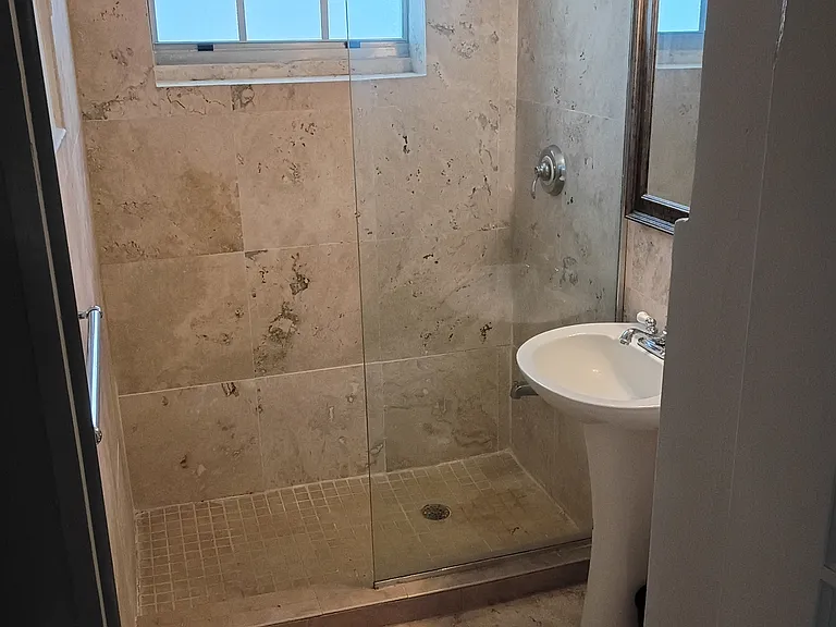 1616 Michigan Ave #4 — Photo 7