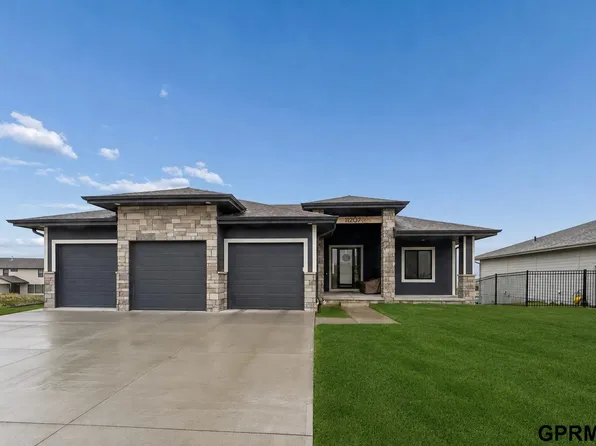 11207 N 170th St, Bennington, NE 68007