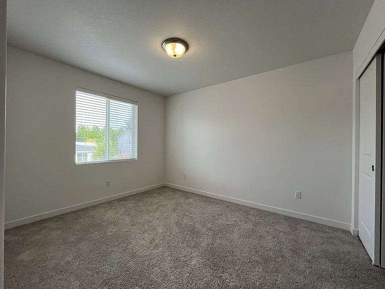 2095 S Heather St — Photo 32