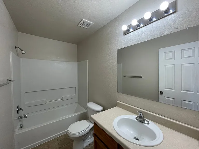 5730 Golf Hts #1 — Photo 22