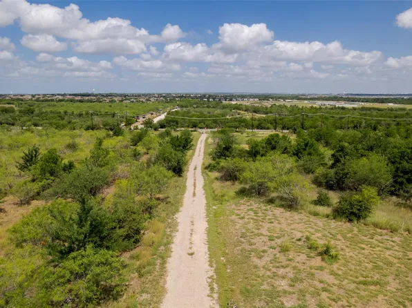 474 Heidenreich Ln, Kyle, TX 78640