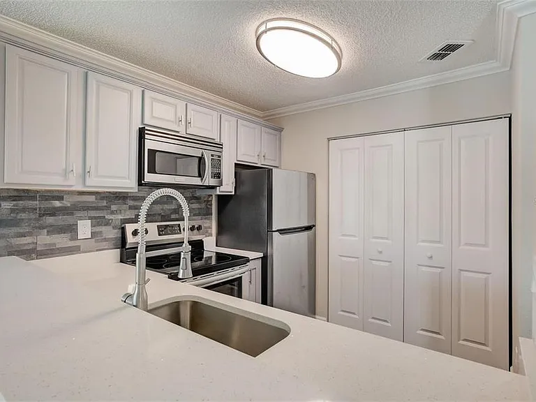 2556 Woodgate Blvd #101 — Photo 11