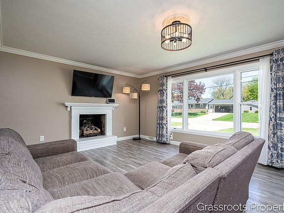 5th image of 6953 Glencreek Dr SE