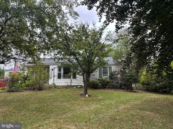 3240 W Sunset Ave, Eagleville, PA 19403