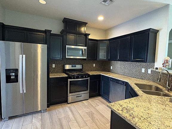 Kitchen Fully equipped
