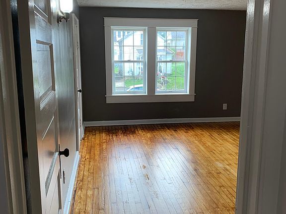 4th image of 710 N Main St #2